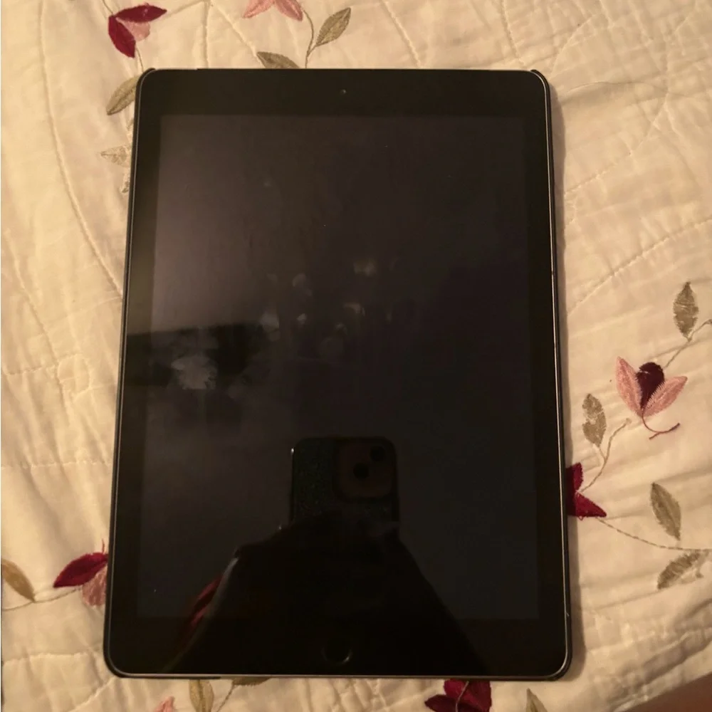 Apple IPad (6th generation)